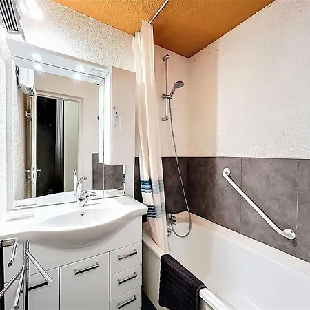 4/5 Pers. Pied Des Pistes, Balcon, Animaux Admis - Fr-1-267-211 Le Corbier